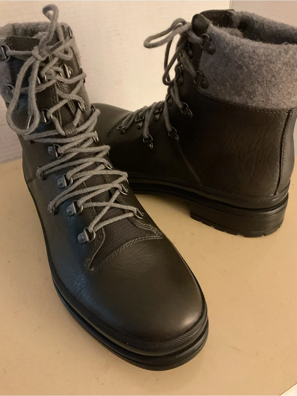 Calvin Klein men Gray Leather Lace-Up hiking  Combat Boots US 11